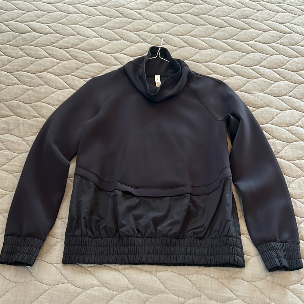 New Lululemon Women’s Running Black Cowl Neck Pullover